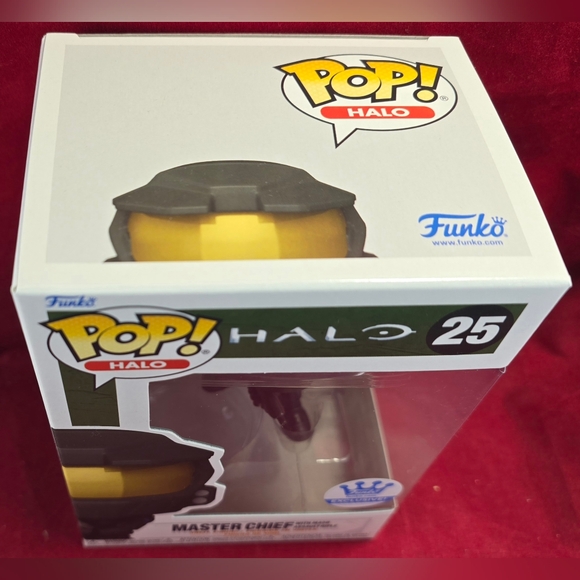 Master chief with MA58 rifle funko exclusive # 25 (nib) With Pop Protector - Picture 4 of 7